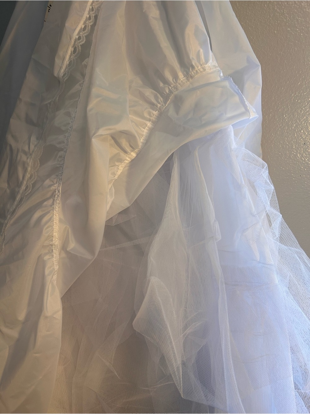 David’s Bridal White high wasted crinoline in Sz 6. - Picture 14 of 15